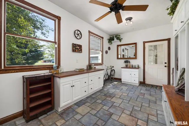 $488,000 | 25479 North Boat Dock Road, Canton, IL 61520