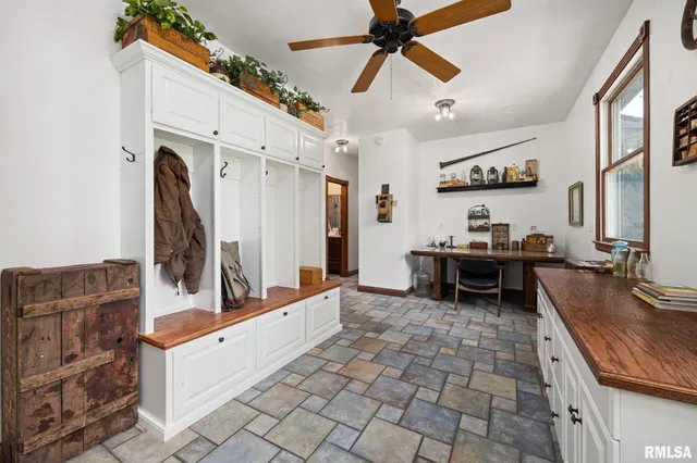 $488,000 | 25479 North Boat Dock Road, Canton, IL 61520