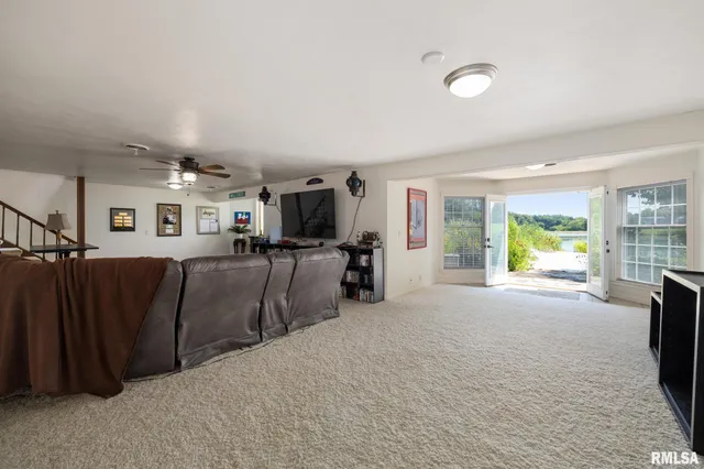 $488,000 | 25479 North Boat Dock Road, Canton, IL 61520