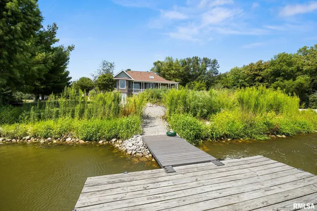 $488,000 | 25479 North Boat Dock Road, Canton, IL 61520