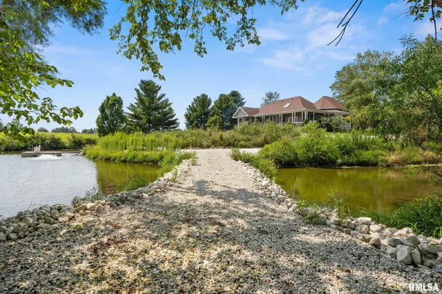 $488,000 | 25479 North Boat Dock Road, Canton, IL 61520