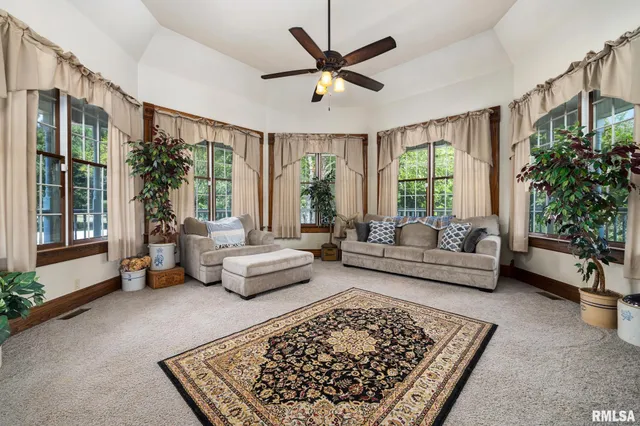 $488,000 | 25479 North Boat Dock Road, Canton, IL 61520