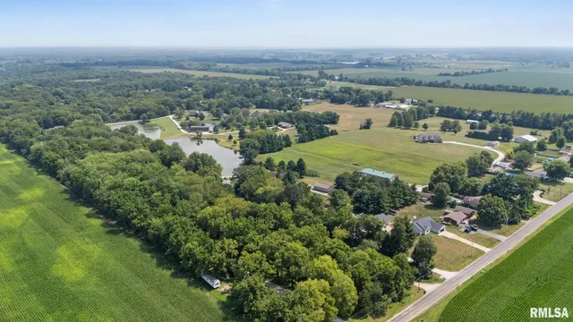 $488,000 | 25479 North Boat Dock Road, Canton, IL 61520