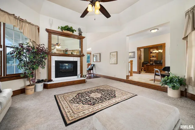 $488,000 | 25479 North Boat Dock Road, Canton, IL 61520