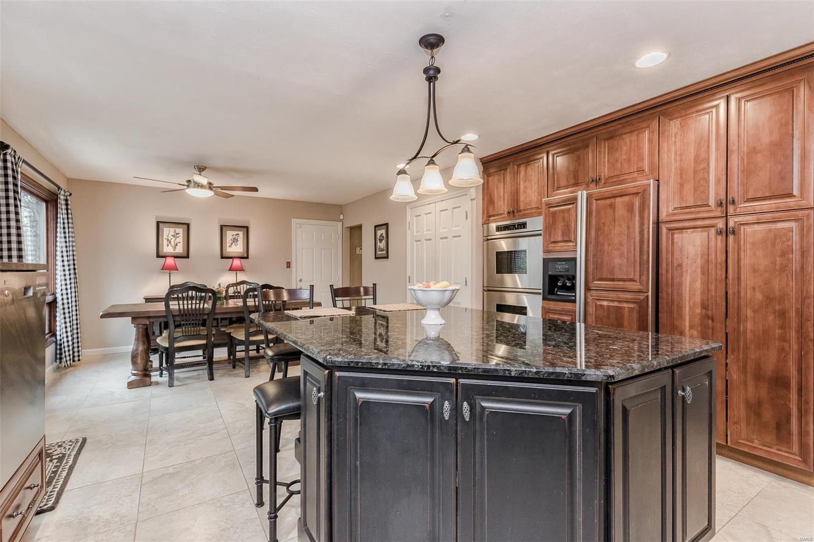 14 Chesterfield Lakes Road Chesterfield, MO 63005 - Photo 12 of 46 Gallery Image 12