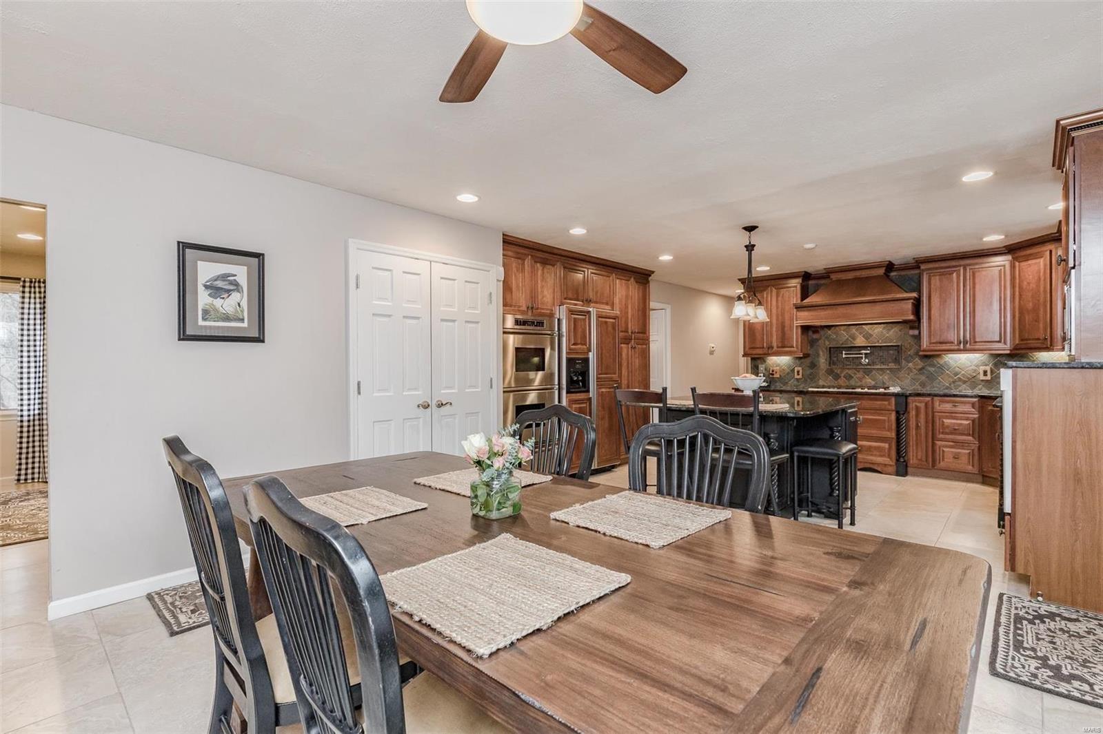 14 Chesterfield Lakes Road Chesterfield, MO 63005 - Photo 14 of 46 Gallery Image 14