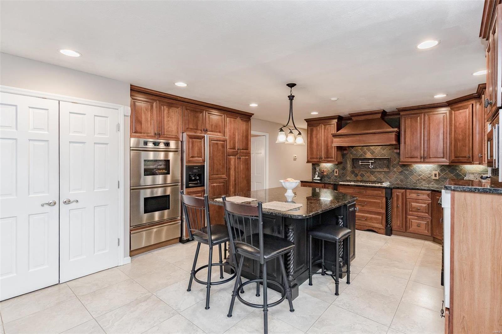 14 Chesterfield Lakes Road Chesterfield, MO 63005 - Photo 16 of 46 Gallery Image 16