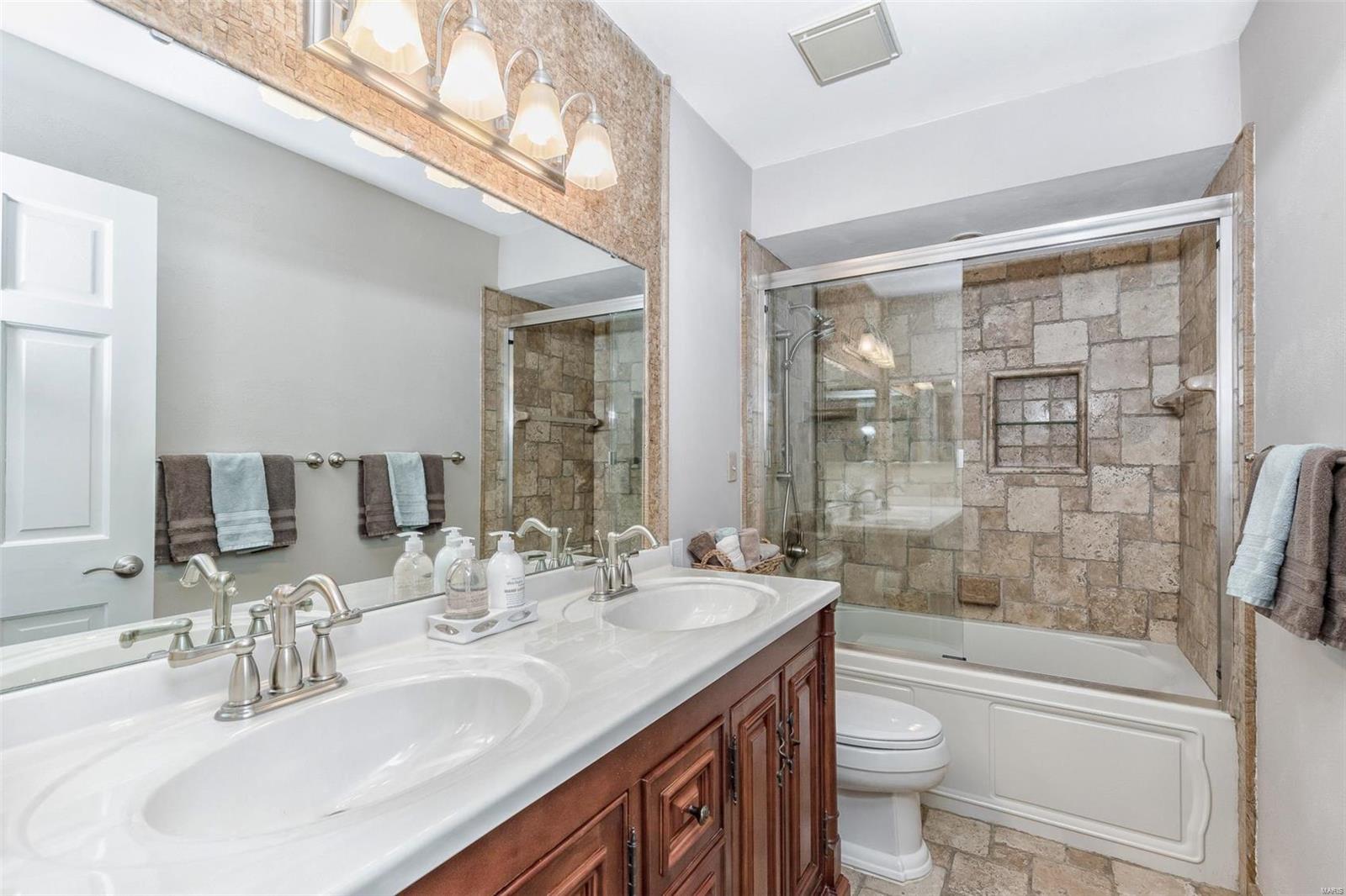 14 Chesterfield Lakes Road Chesterfield, MO 63005 - Photo 31 of 46 Gallery Image 31