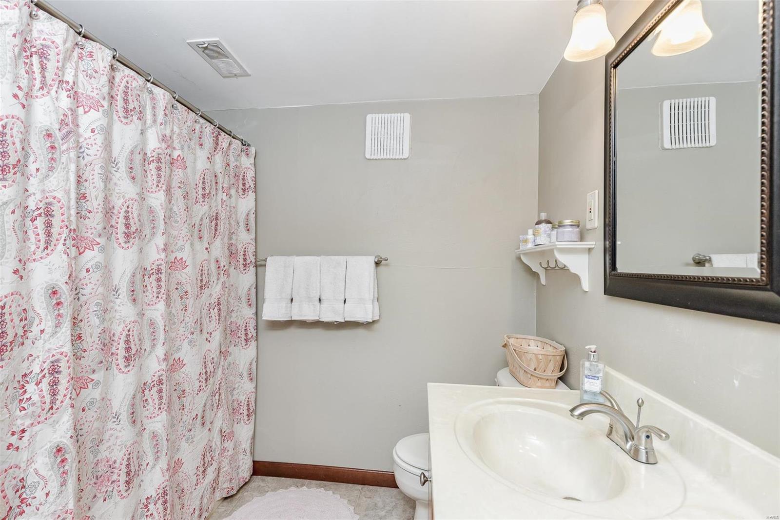 14 Chesterfield Lakes Road Chesterfield, MO 63005 - Photo 36 of 46 Gallery Image 36