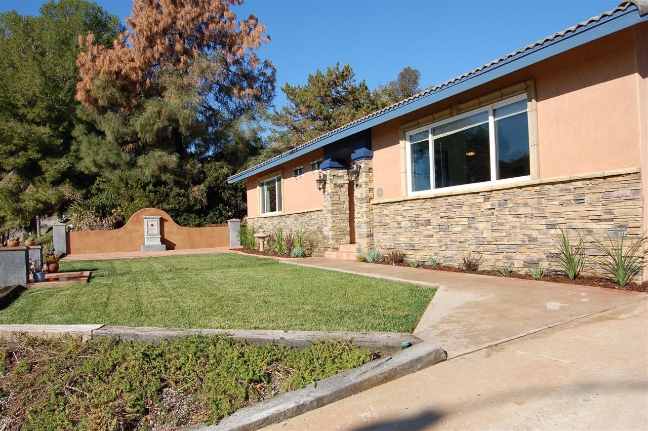 1242 Cresthill Road El Cajon, CA 92021 - Photo 2 of 25 Gallery Image 2