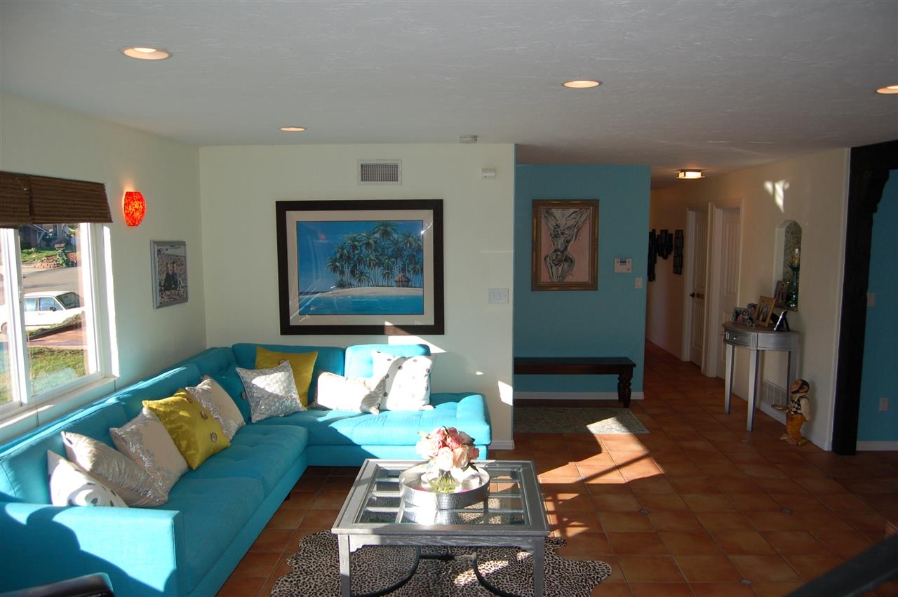 1242 Cresthill Road El Cajon, CA 92021 - Photo 4 of 25 Gallery Image 4
