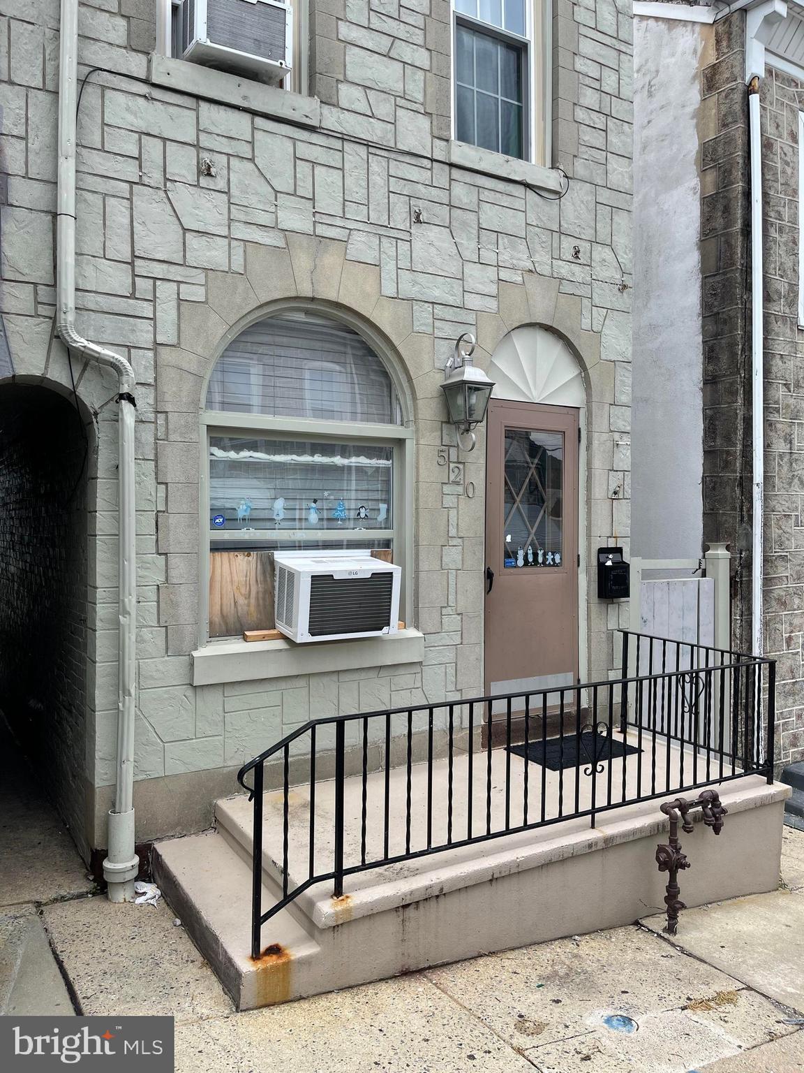 520 South 17 1/2 Street Reading, PA 19606 - Photo 2 of 10