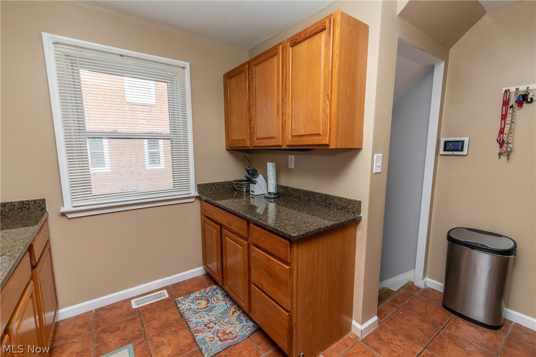 1398 Cranover Road Cleveland, OH 44124 - Photo 13 of 35