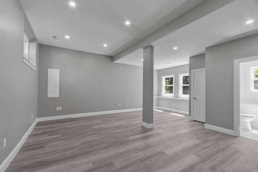 62 Queensland Road Billerica, MA 01862 - Photo 20 of 39 Gallery Image 20