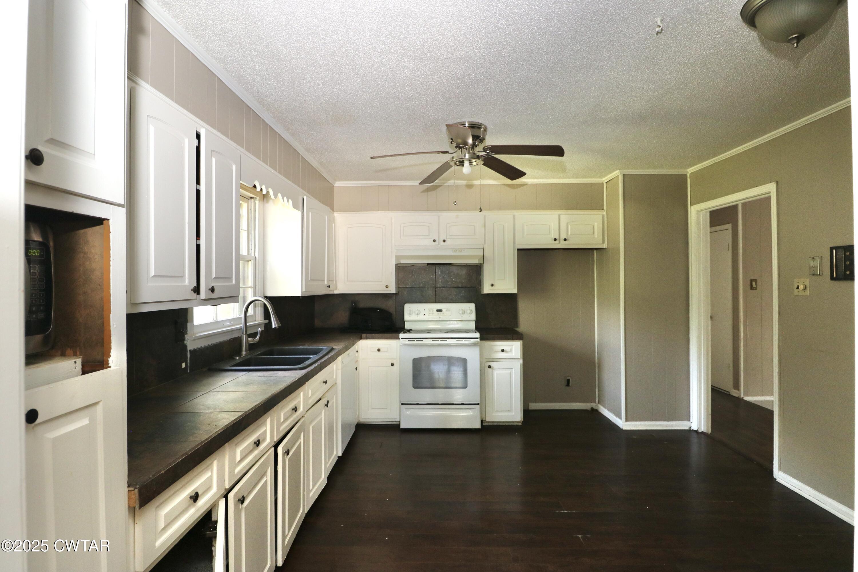 142 Northside Road Jackson, TN 38305 - Photo 3 of 24 0621A614-F9F9-40B2-A363-E62591CAF052_1_2
