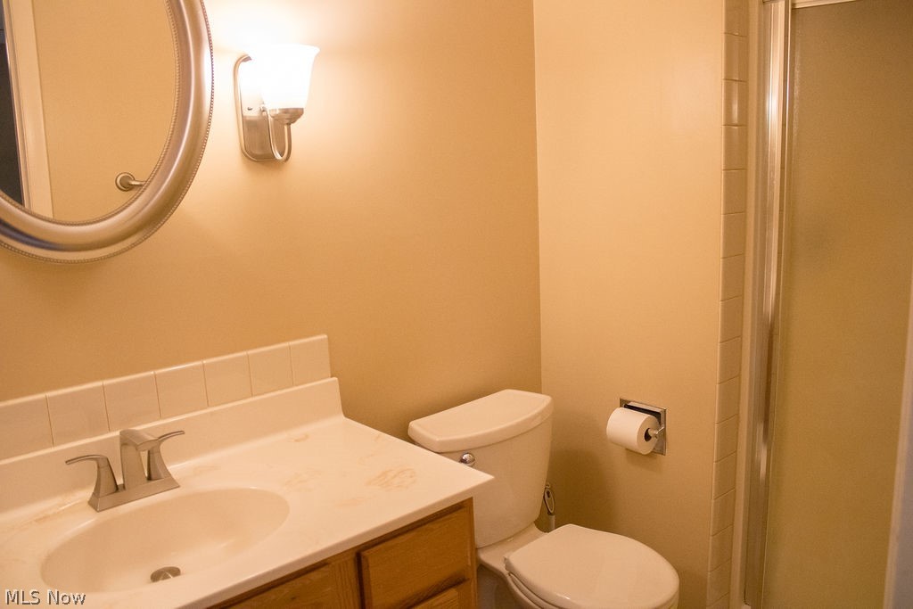3615 Spring Valley Road Akron, OH 44333 - Photo 21 of 35