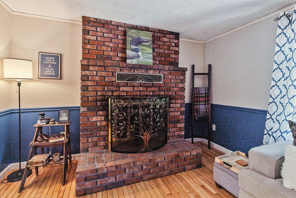114 Cottage Road Winthrop, ME 04364 - Photo 18 of 63 Living Room