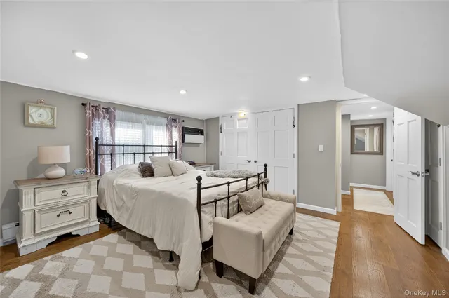 $785,000 | 62 McCouns Lane, Oyster Bay, NY 11771