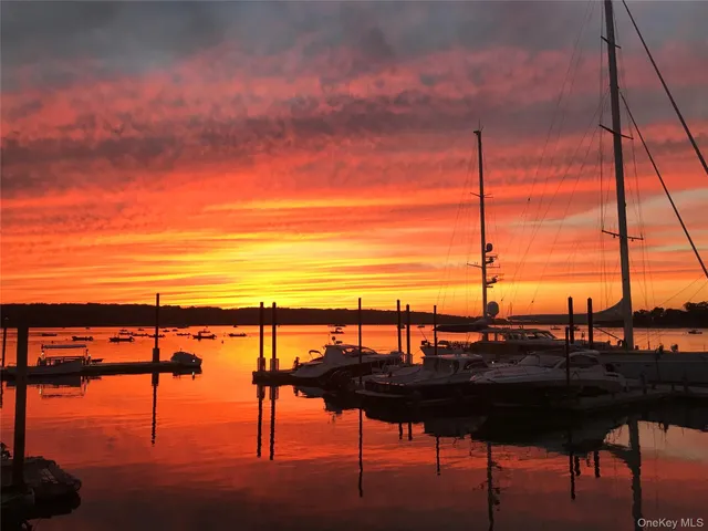 $785,000 | 62 McCouns Lane, Oyster Bay, NY 11771