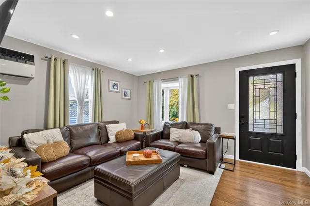 $785,000 | 62 McCouns Lane, Oyster Bay, NY 11771