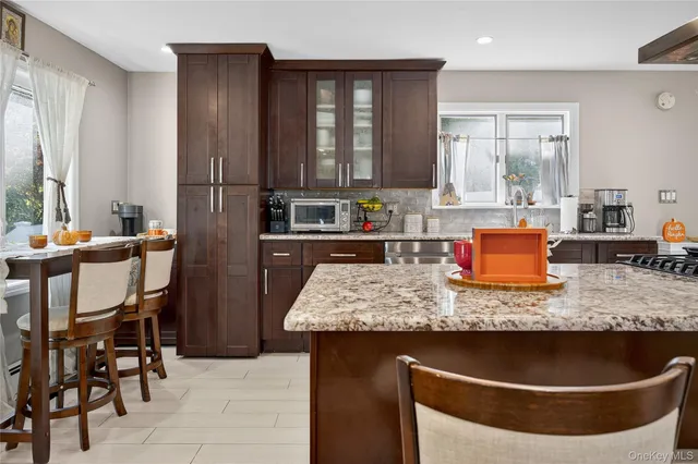 $785,000 | 62 McCouns Lane, Oyster Bay, NY 11771