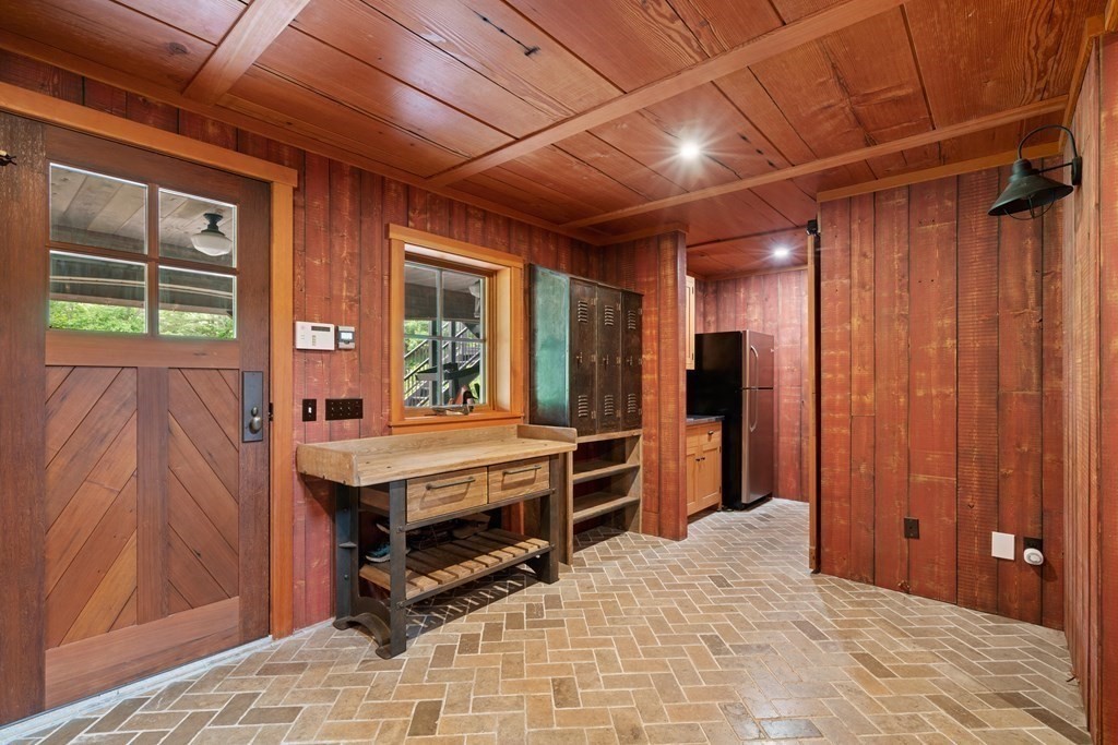 535 North Avenue Weston, MA 02493 - Photo 28 of 35