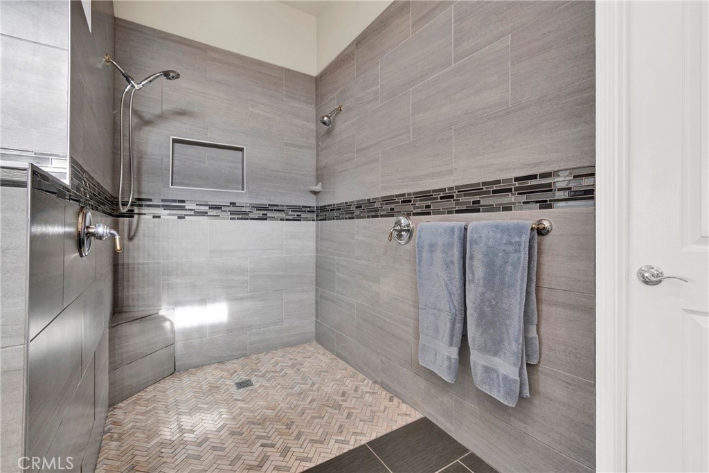 1577 Valhalla Court Beaumont, CA 92223 - Photo 29 of 52 Remodeled Bathrooms