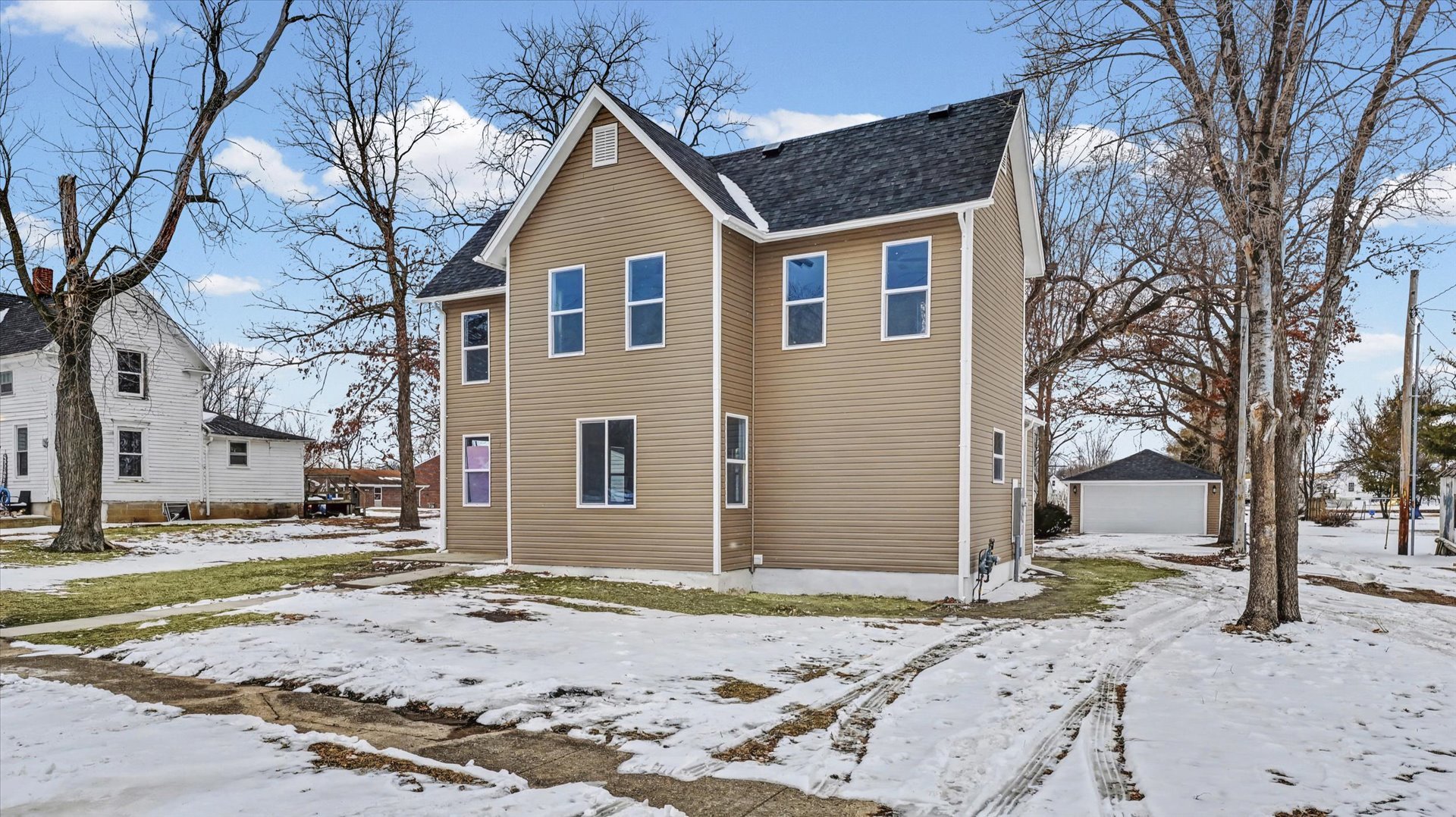 108 South 1st Street Chatsworth, IL 60921 - Photo 3 of 31