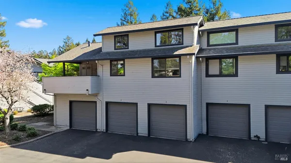 $465,000 | 2 Village Parkway, Napa, CA 94558