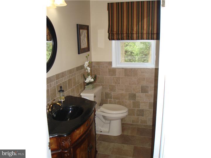 585 Bob White Road Wayne, PA 19087 - Photo 9 of 15 Bathroom