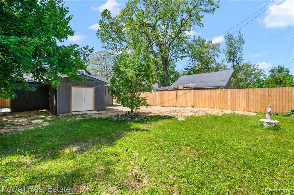 6837 Hatchery Road Waterford, MI 48327 - Photo 8 of 56