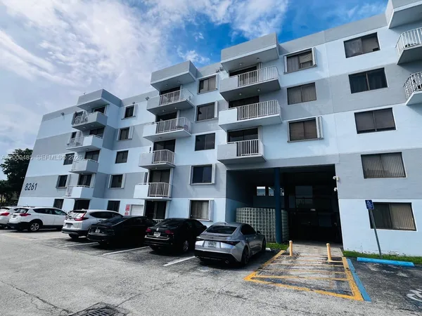 $2,400 | 8261 Northwest 8th Street, Unit 235, Miami, FL 33126