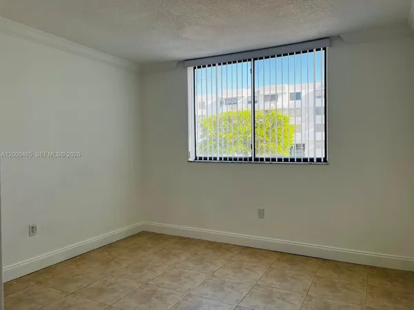 $2,400 | 8261 Northwest 8th Street, Unit 235, Miami, FL 33126