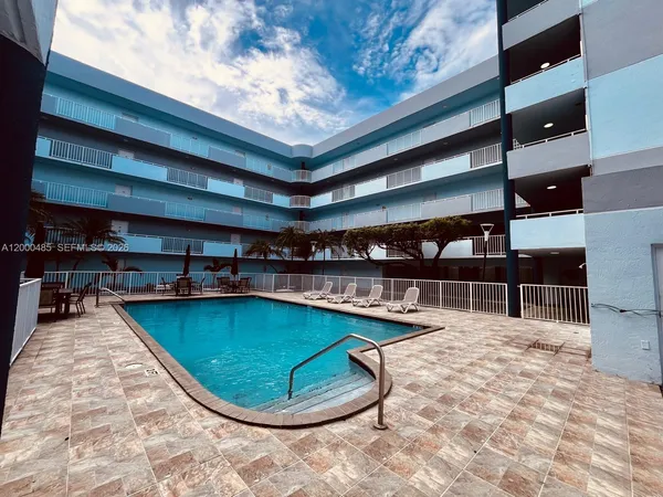 $2,400 | 8261 Northwest 8th Street, Unit 235, Miami, FL 33126