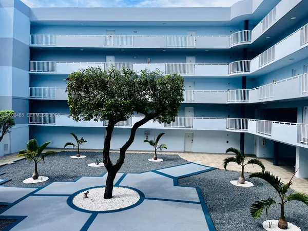 $2,400 | 8261 Northwest 8th Street, Unit 235, Miami, FL 33126
