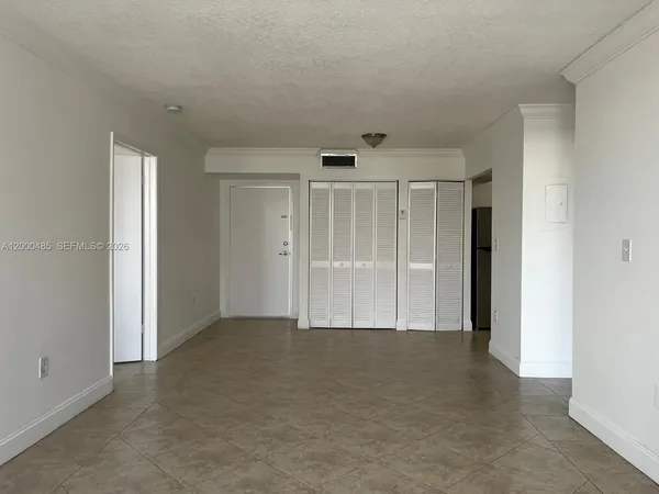 $2,400 | 8261 Northwest 8th Street, Unit 235, Miami, FL 33126