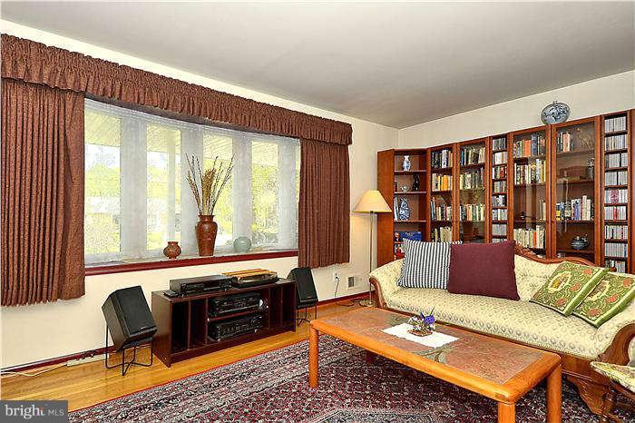 3008 Fallston Avenue Silver Spring, MD 20904 - Photo 19 of 26 Living Room
