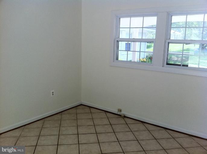 12602 Silverbirch Lane Laurel, MD 20708 - Photo 13 of 30 Family Room