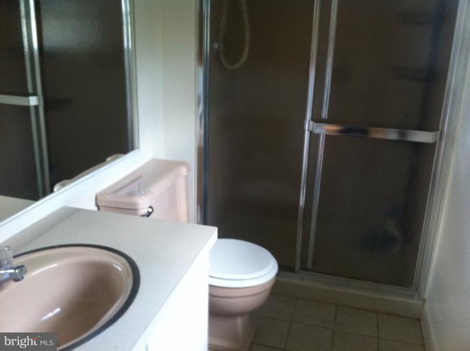 12602 Silverbirch Lane Laurel, MD 20708 - Photo 15 of 30 Bath (Master)