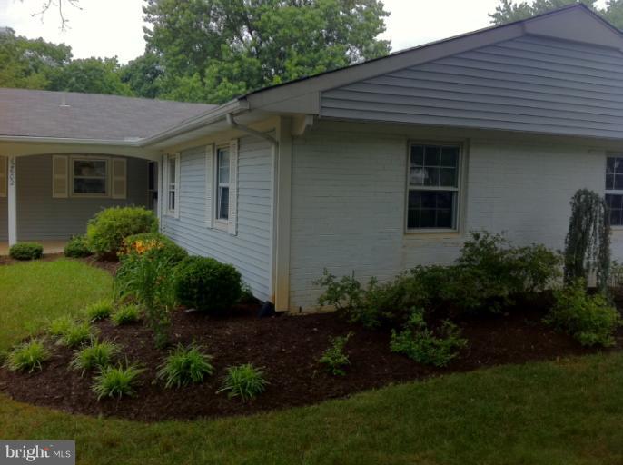 12602 Silverbirch Lane Laurel, MD 20708 - Photo 17 of 30 Exterior (General)