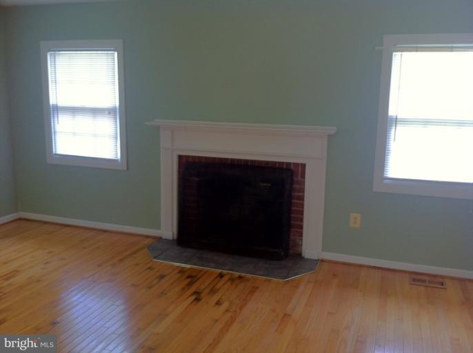 12602 Silverbirch Lane Laurel, MD 20708 - Photo 7 of 30 Family Room