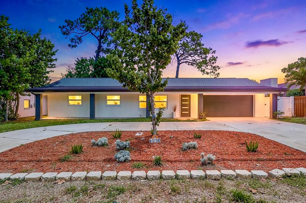 1290 Michigan Boulevard Dunedin, FL 34698 - Photo 1 of 53