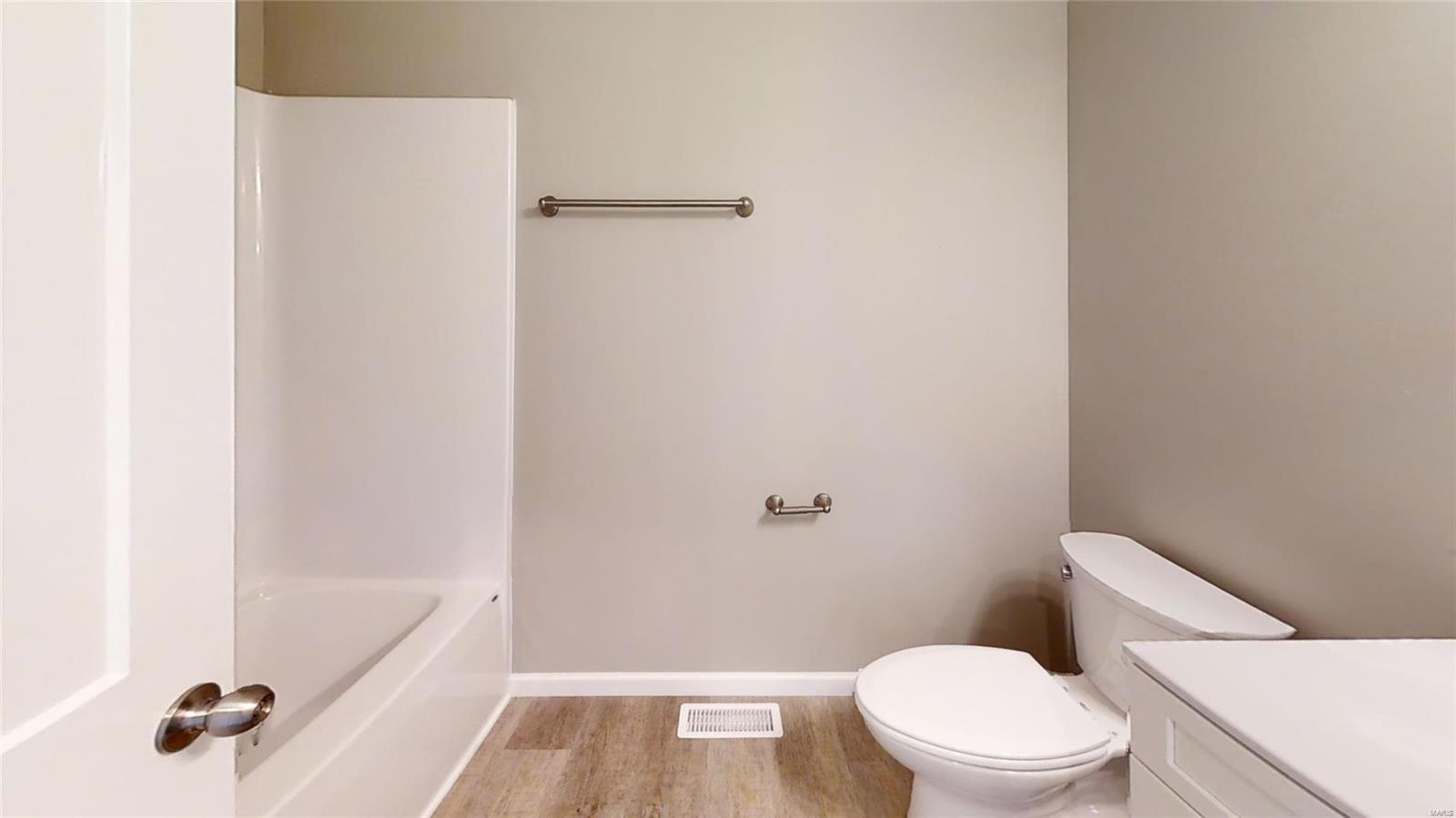 532 Eisenhower Boulevard Troy, IL 62294 - Photo 4 of 14