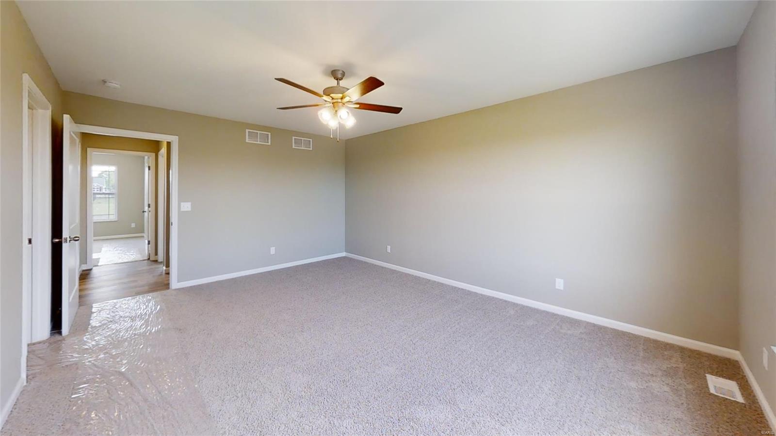 532 Eisenhower Boulevard Troy, IL 62294 - Photo 10 of 14