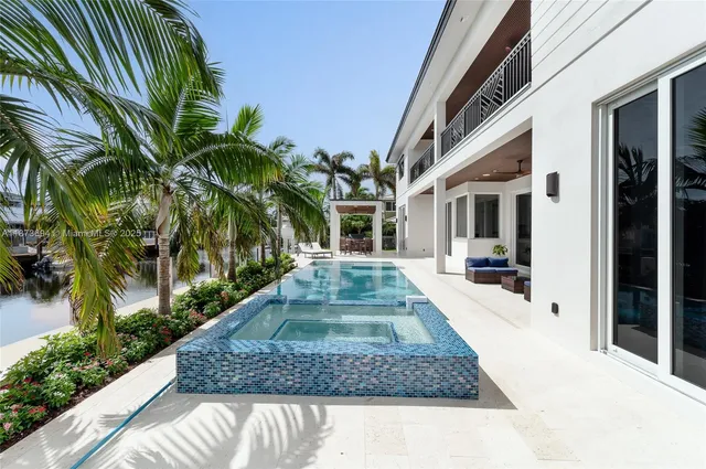 a view of a lake and outdoor space