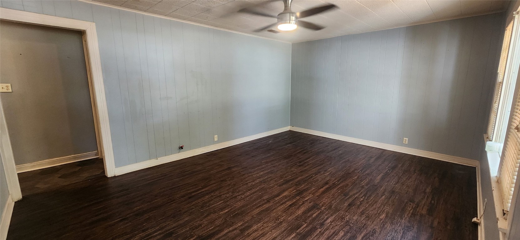 1908 Lee Street Longview, TX 75604 - Photo 5 of 10 Living Room