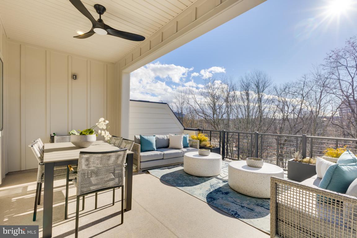 11652 American Dream Way Reston, VA 20190 - Photo 32 of 51 a living room with furniture