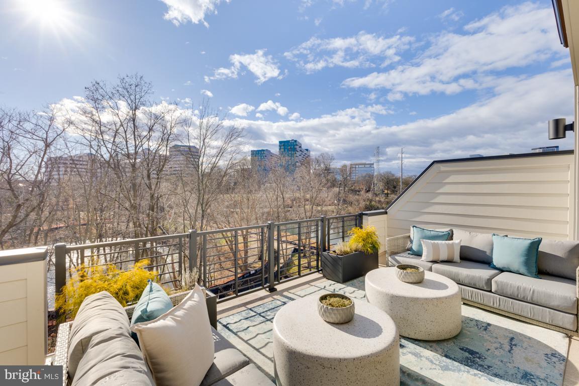 11652 American Dream Way Reston, VA 20190 - Photo 35 of 51 a view of a terrace with furniture