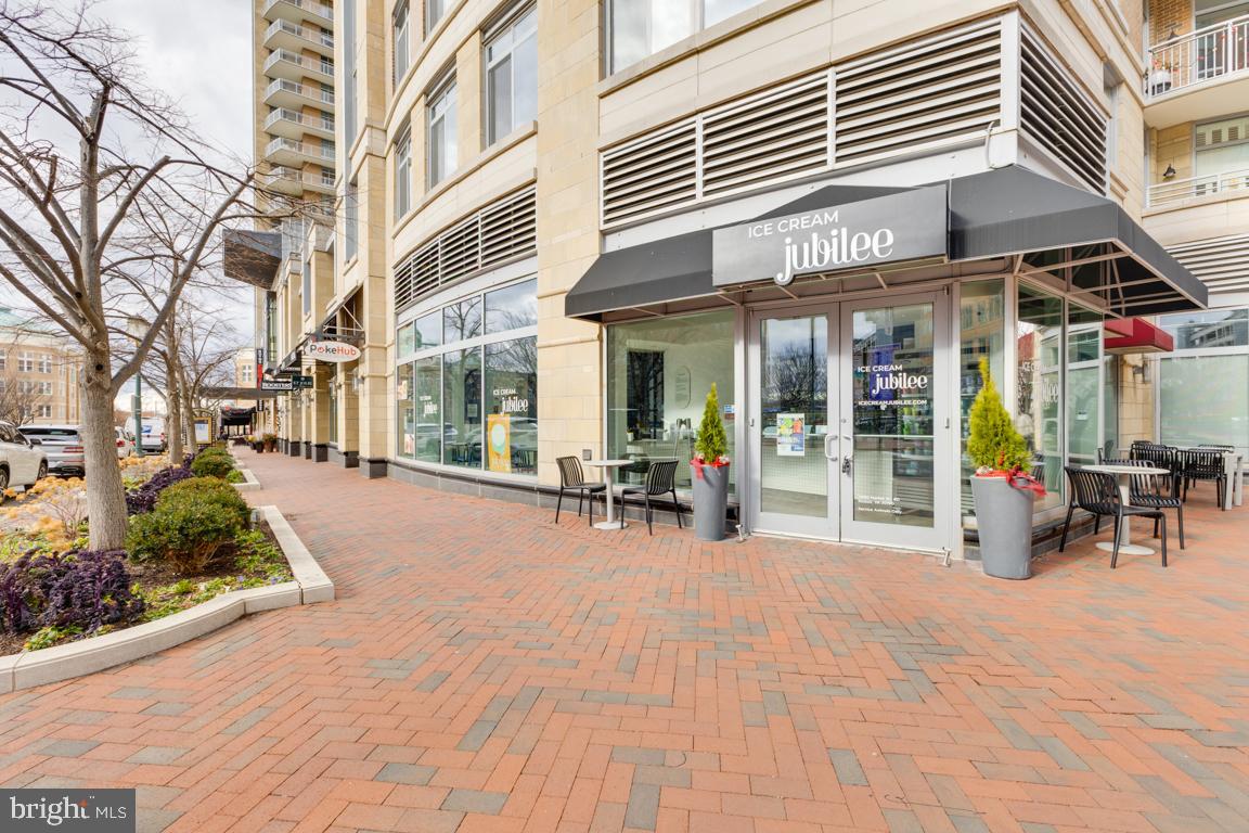 11652 American Dream Way Reston, VA 20190 - Photo 42 of 51 a view of a building with sitting area