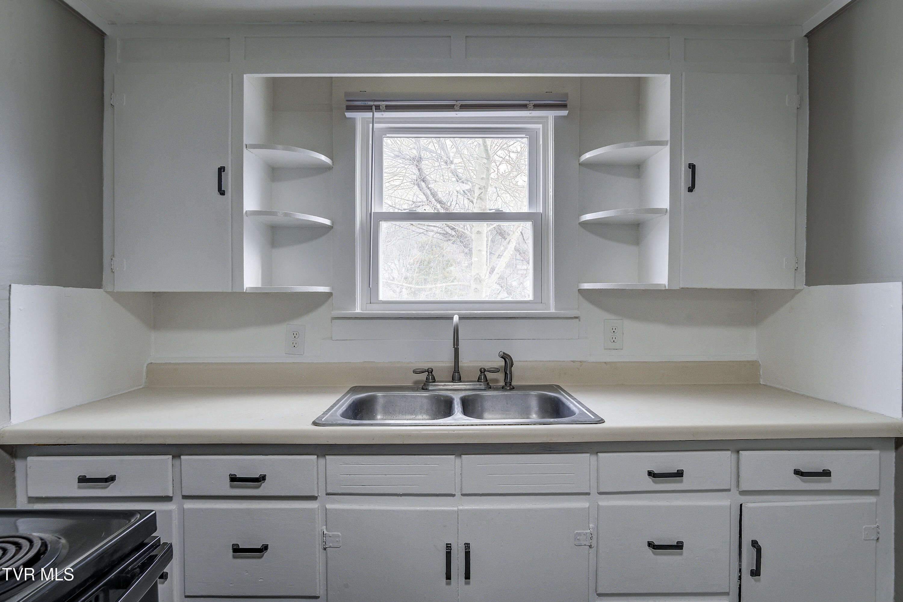 231 3rd Street, Unit 1/2 Erwin, TN 37650 - Photo 11 of 14 3rdSt-Apt-INTERIOR-11